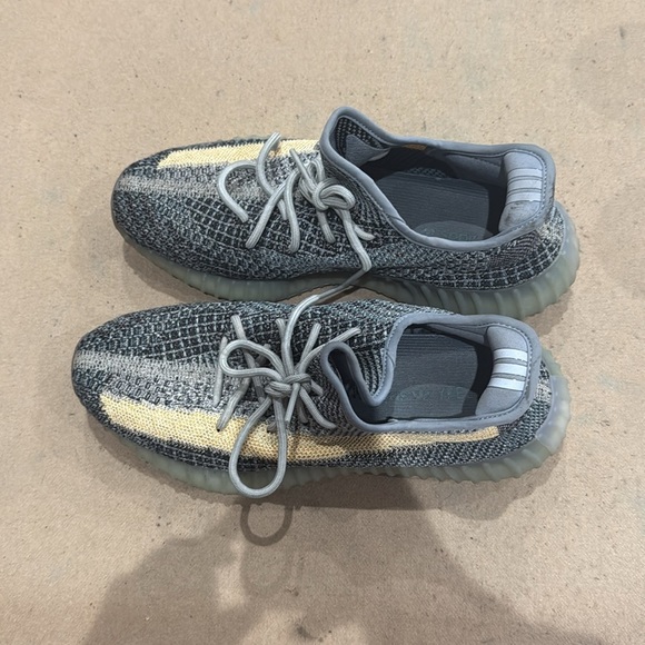 Yeezy v2 Stylish Gray and cream Sneakers - Picture 3 of 5